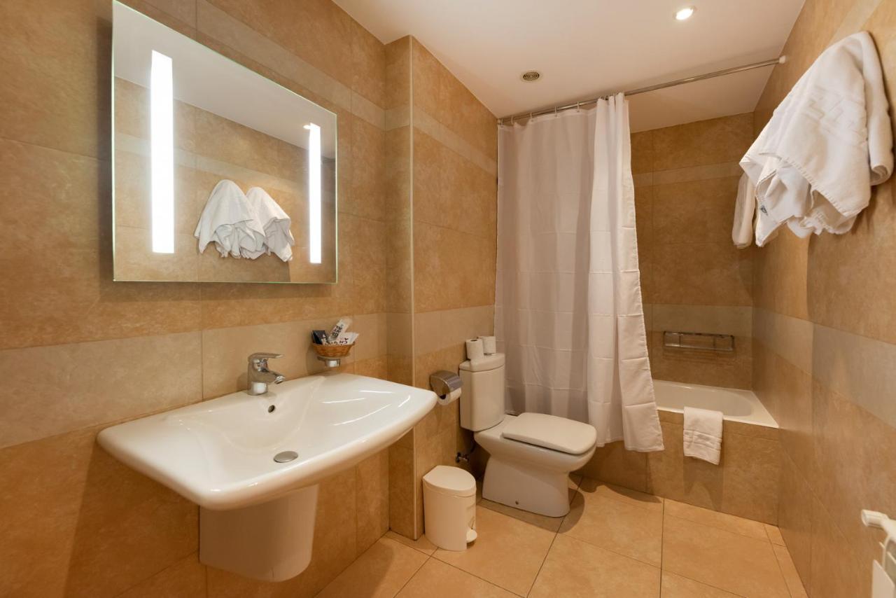 Aparthotel Iceberg Sant Julia de Loria Ngoại thất bức ảnh