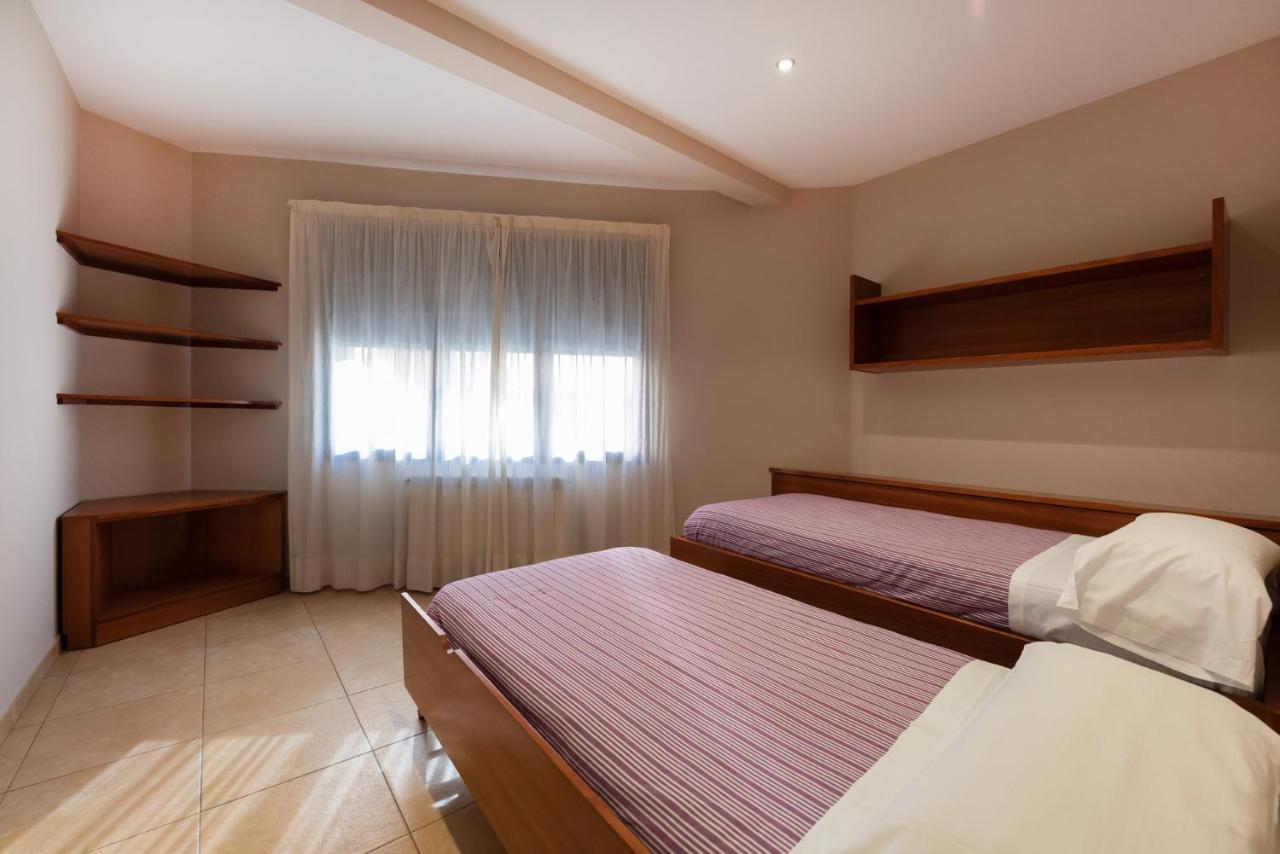 Aparthotel Iceberg Sant Julia de Loria Ngoại thất bức ảnh