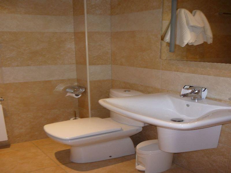 Aparthotel Iceberg Sant Julia de Loria Ngoại thất bức ảnh